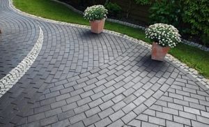 Как класть тротуарную плитку