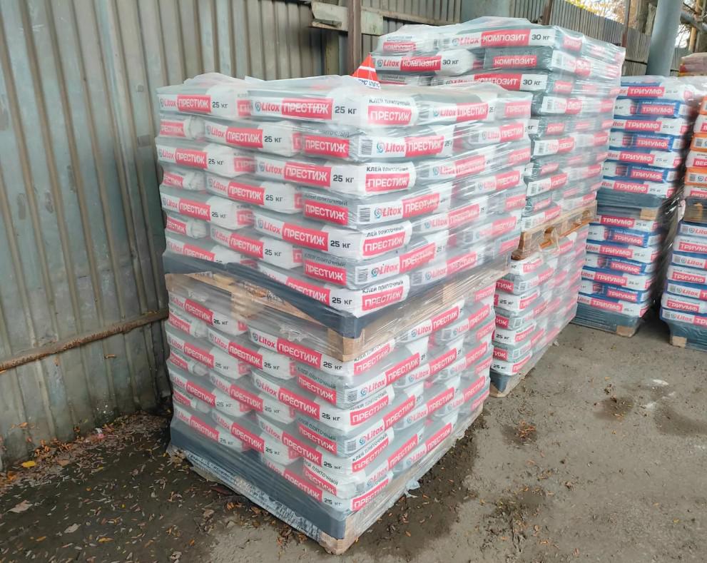 Оптовые поставки плиточного клея: фасовка, логистика, стабильность