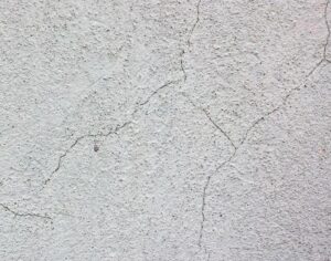 Как избежать трещин после высыхания шпаклевки