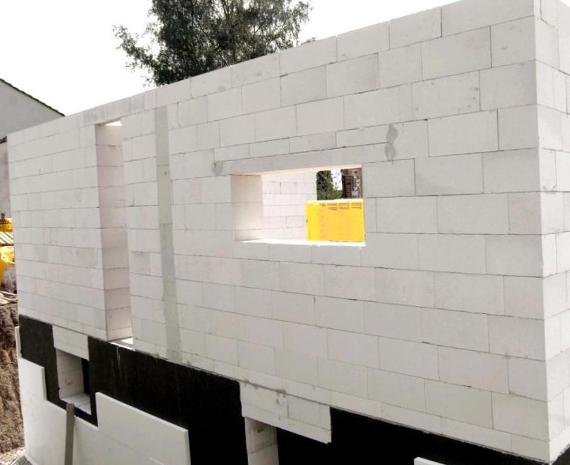 Клей для газобетона в частном и коммерческом строительстве: что важно учитывать