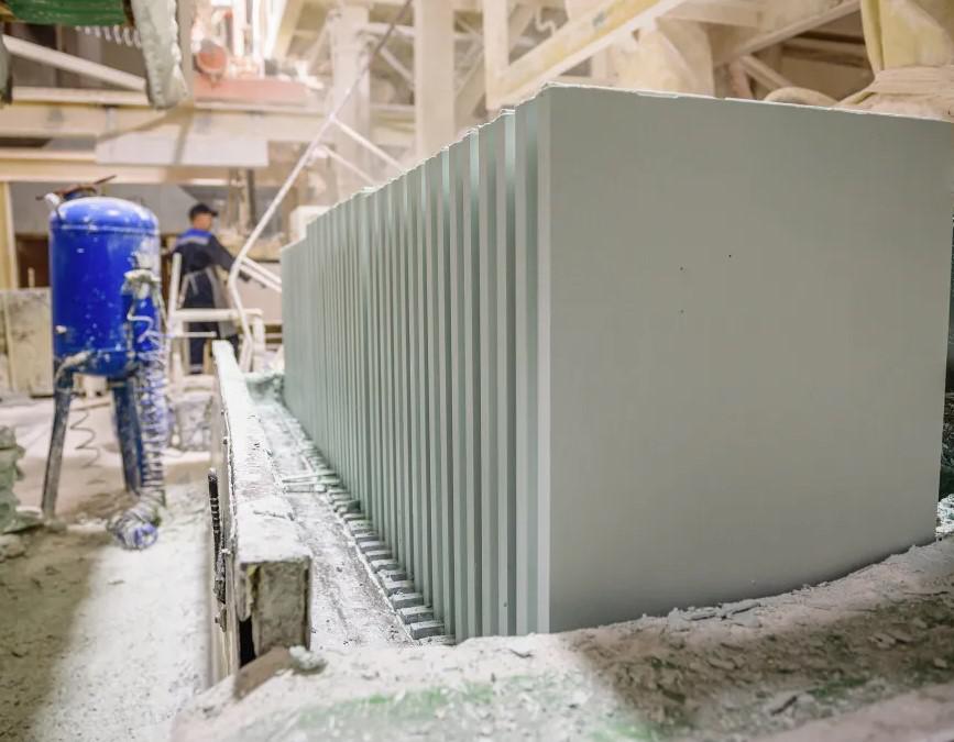 ПГП в современном строительстве: преимущества материала и роль качественного клея